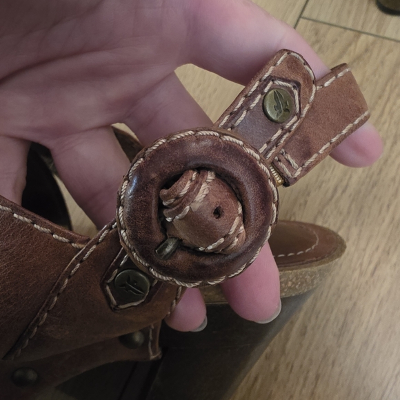 Frye Darcy Heeled Sandals- 7.5 - Picture 6 of 10